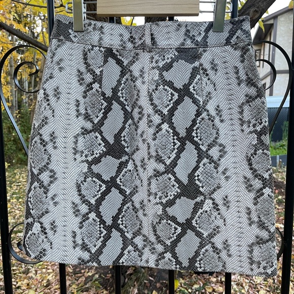Maje Leather skirt Snakeskin pattern Size 40 (8/10) - Picture 2 of 8